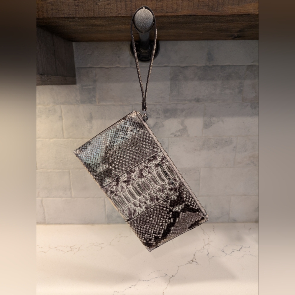 Michael Kors Jet Set Snakeskin-embossed Leather Clutch/Wristlet EUC 9.75x5.5